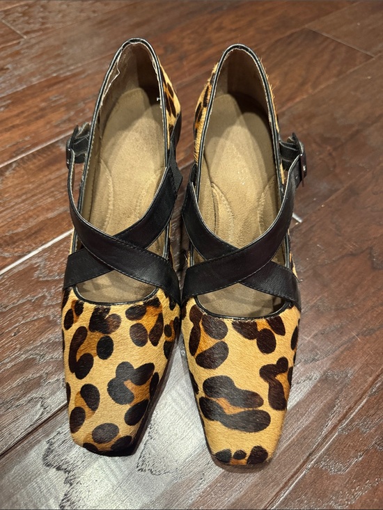 AEROSOLES Shoes - AEROSOLES Leopard Print Pumps with Black Straps